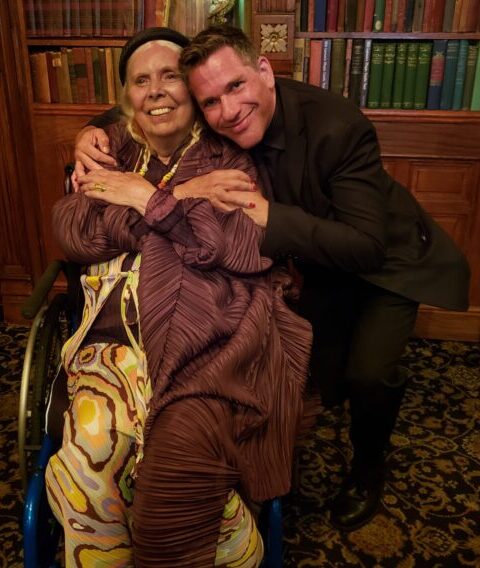 Joni Mitchell Corporate magician Zach Waldman with Joni Mitchell